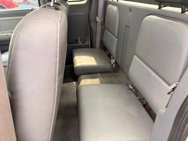 Used 2005 Dodge Dakota Laramie w/ Sport Appearance Group AWD/4WD image 14