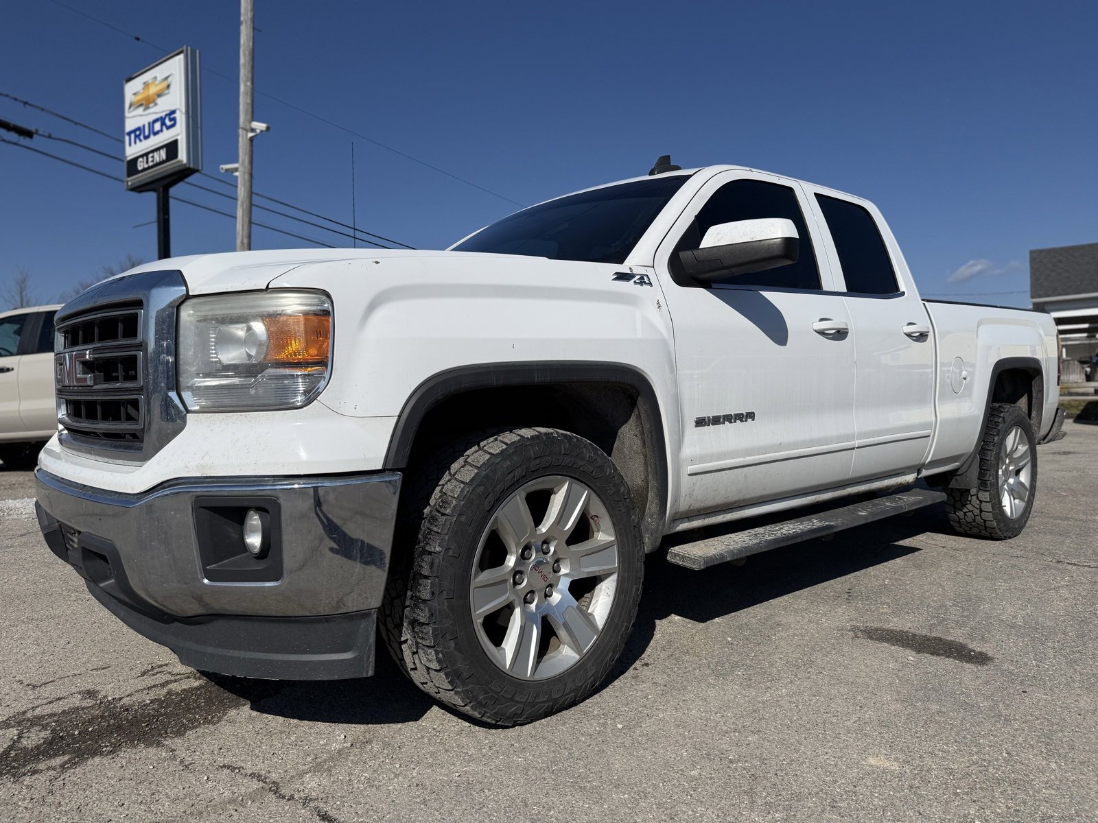 Used 2015 GMC Sierra 1500 SLE w/ SLE Value Package image 2