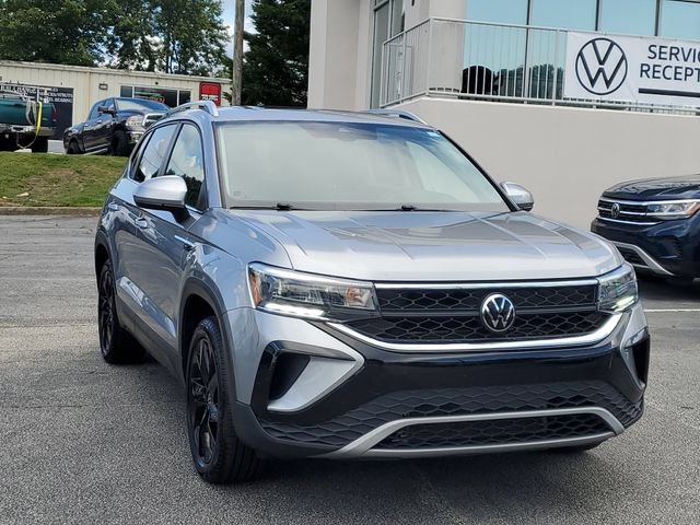 Certified 2023 Volkswagen Taos SE w/ Panoramic Sunroof Package FWD image 3