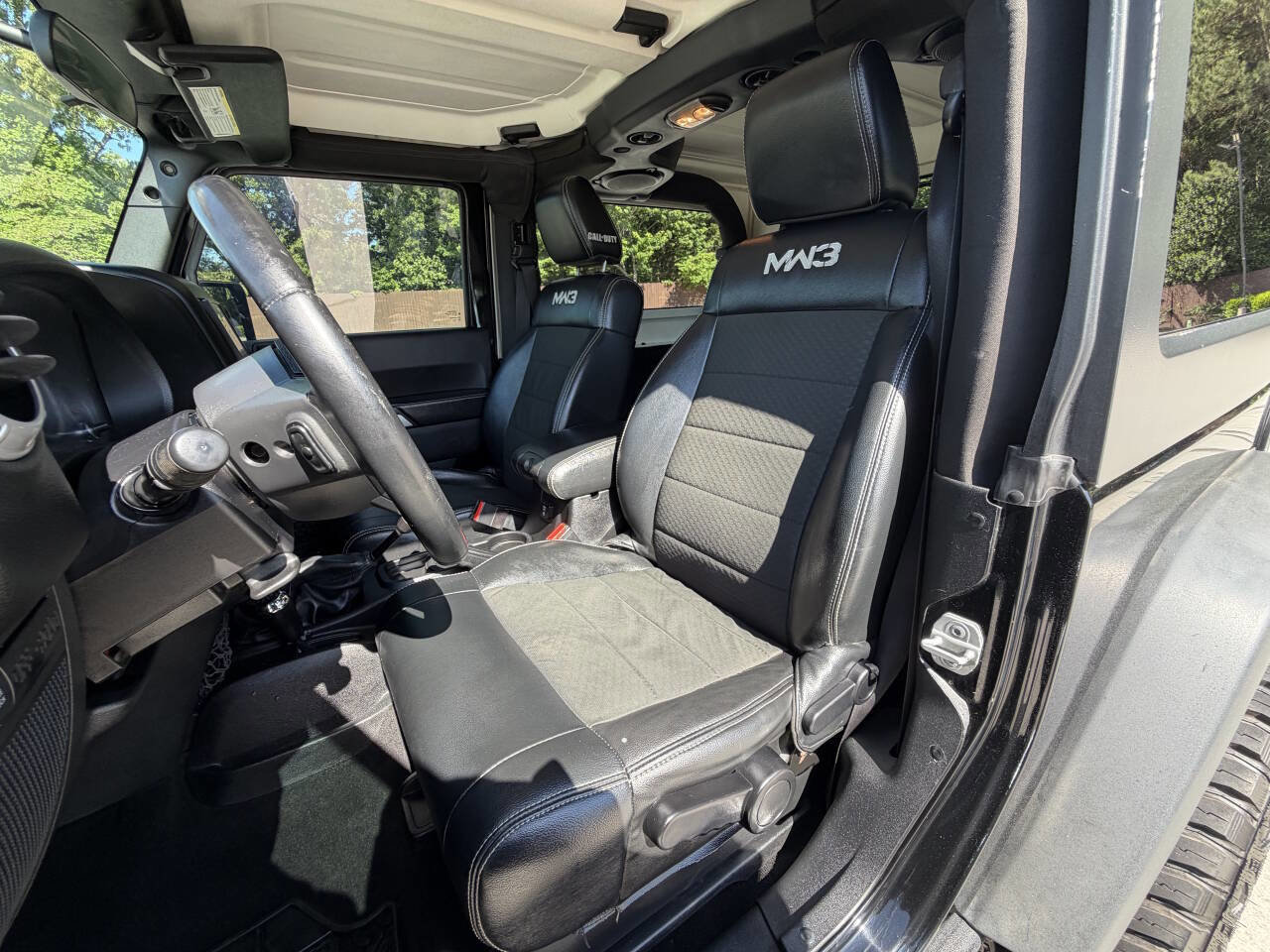 Used 2012 Jeep Wrangler Rubicon AWD/4WD image 5