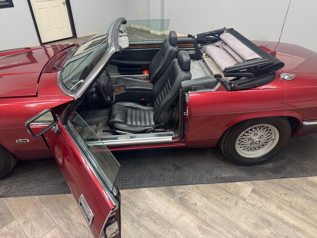 Used 1992 Jaguar XJS V12 Convertible RWD image 34