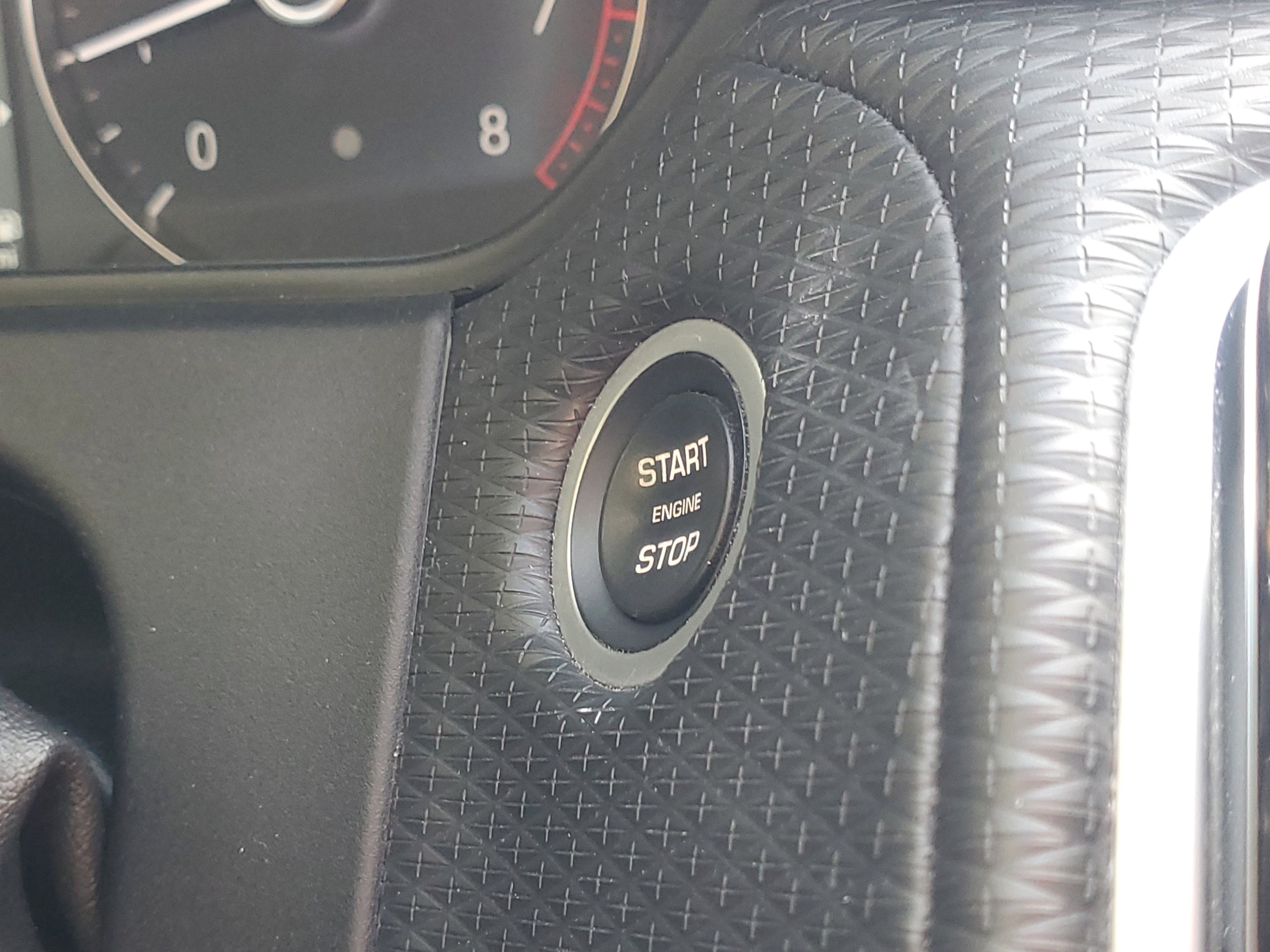 Used 2019 Land Rover Range Rover Velar S image 37