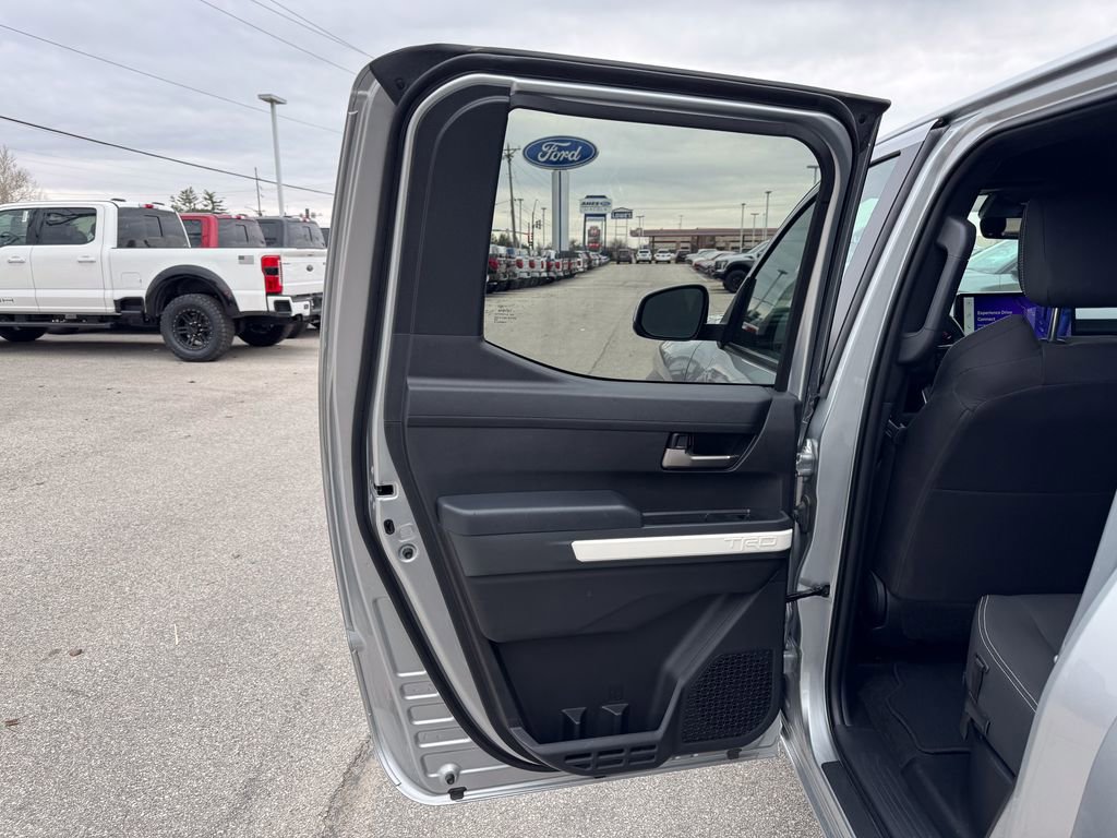 Used 2024 Toyota Tacoma TRD Off-Road image 15