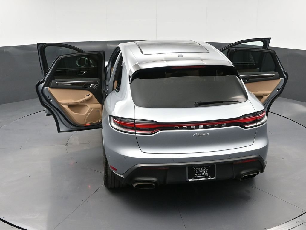 Certified 2022 Porsche Macan image 34