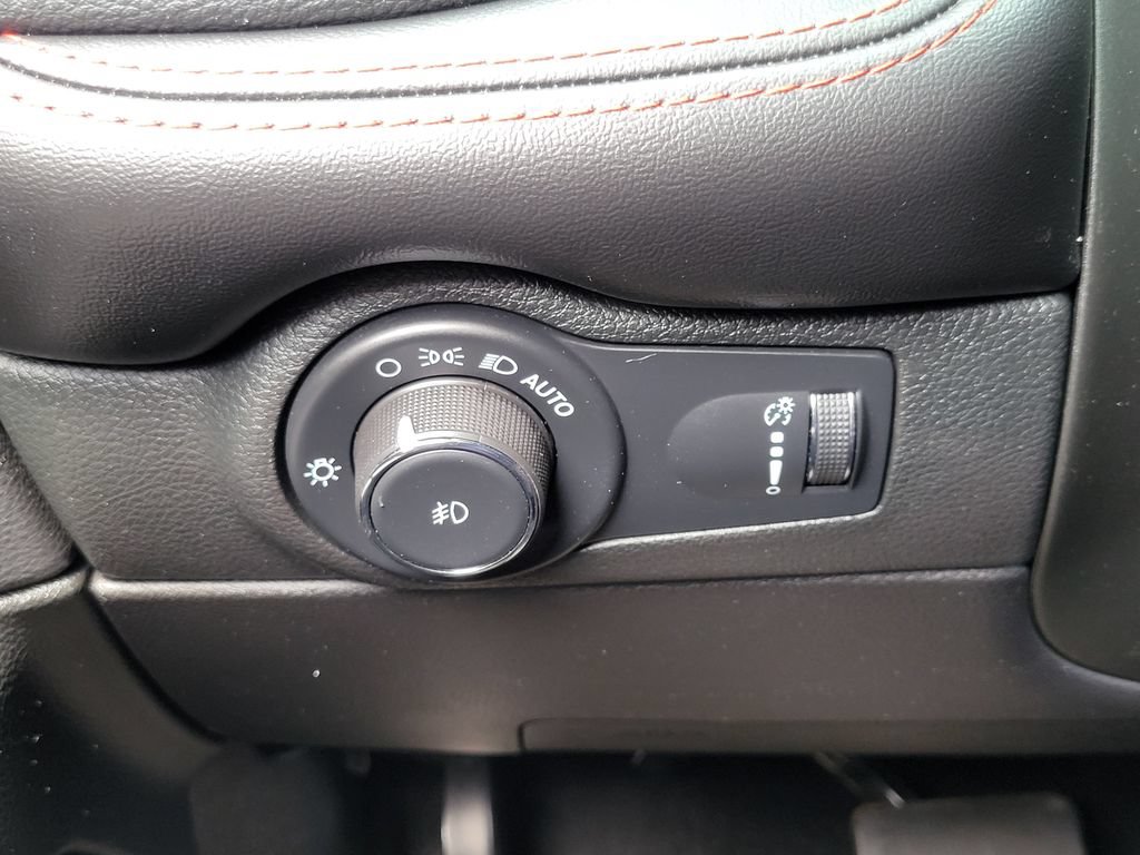 Used 2023 Dodge Durango R/T AWD/4WD image 12