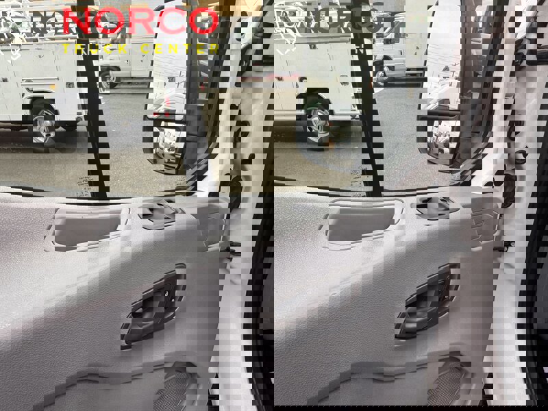 Used 2015 Ford Transit 350 XLT image 17