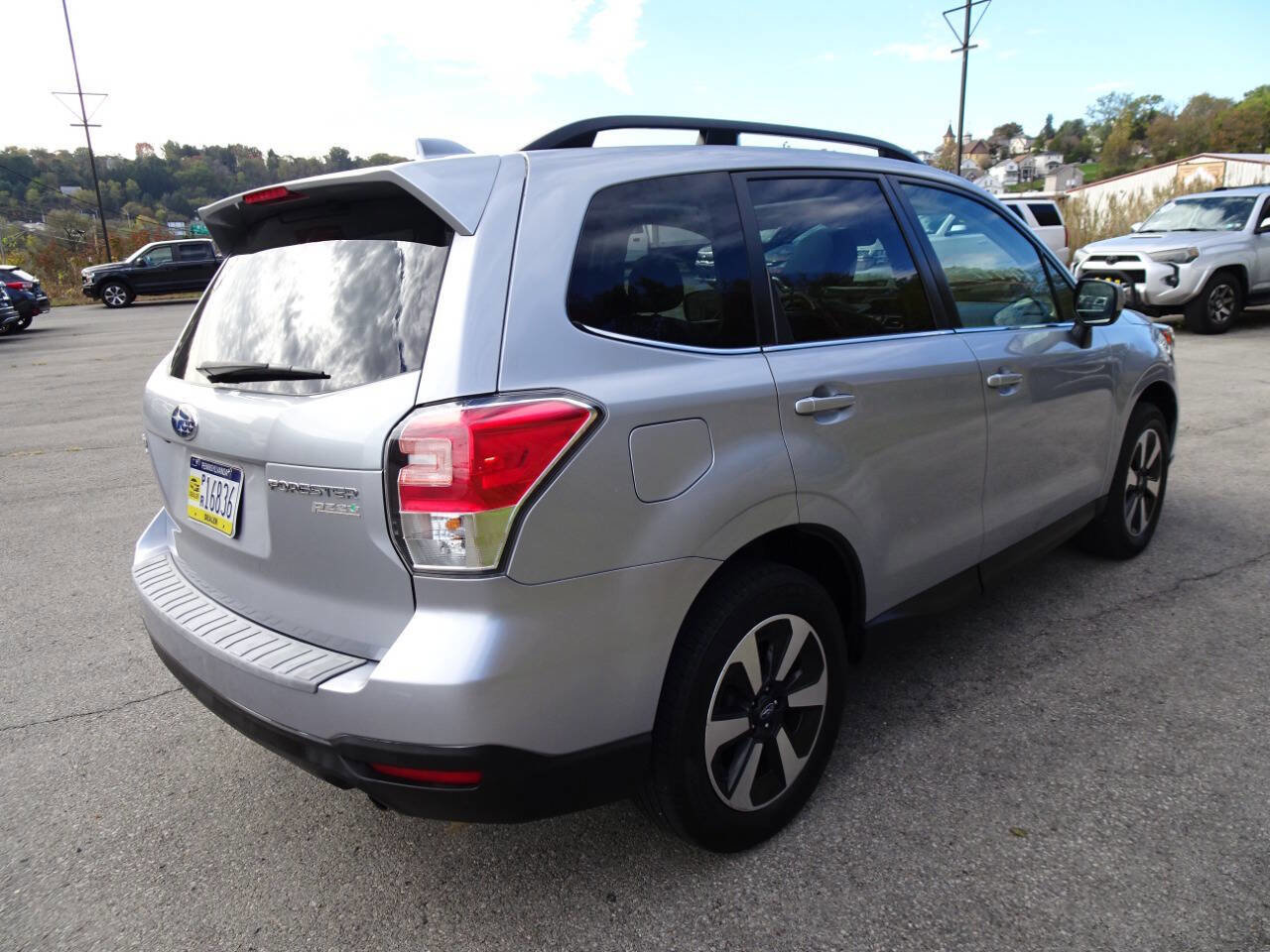Used 2017 Subaru Forester 2.5i Limited w/ Popular Package #2 image 6