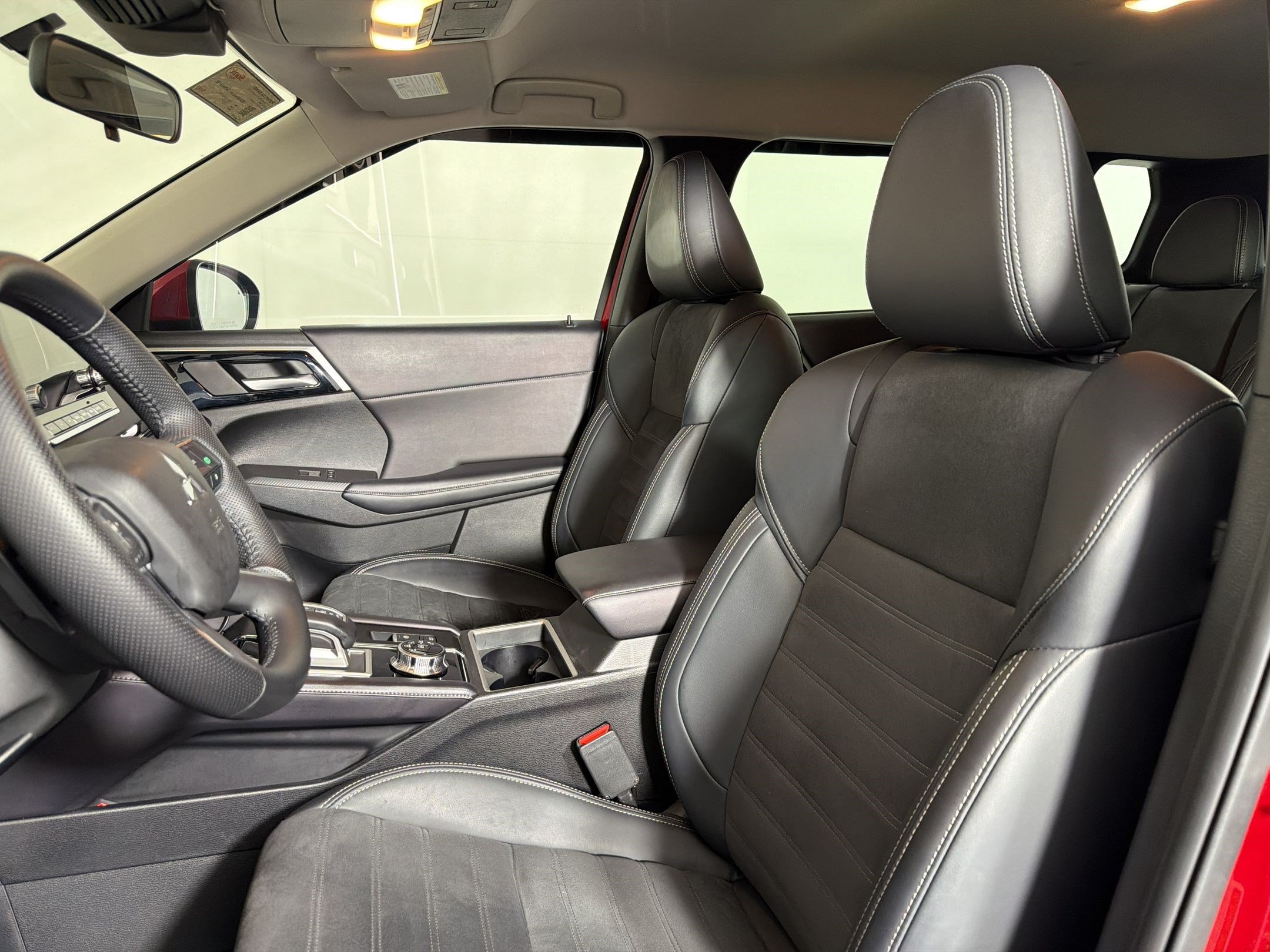 Used 2024 Mitsubishi Outlander SE FWD image 4