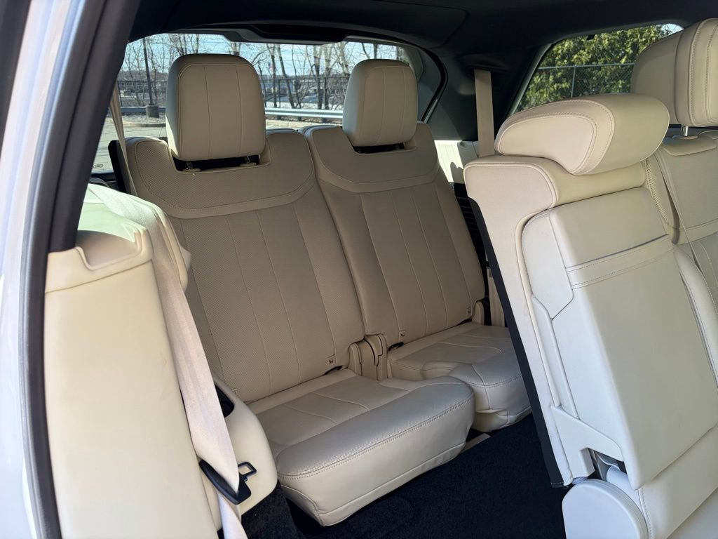 Certified 2023 Land Rover Range Rover Long Wheelbase SE AWD/4WD image 18