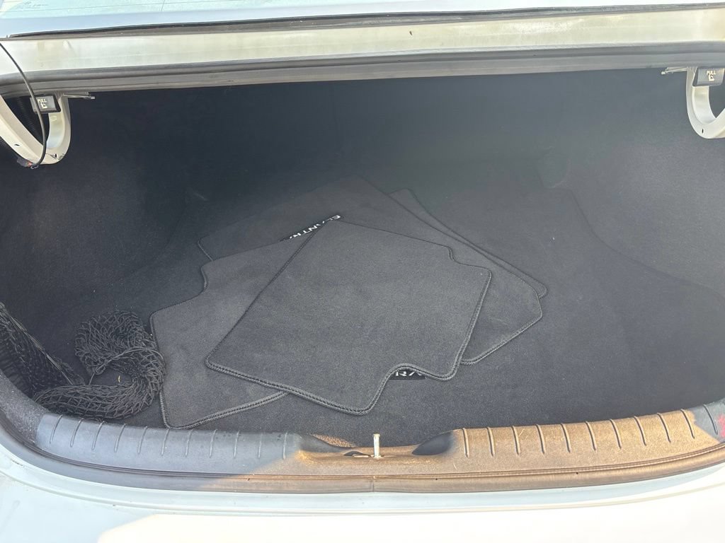 Used 2023 Hyundai Elantra Limited w/ Cargo Package FWD image 13