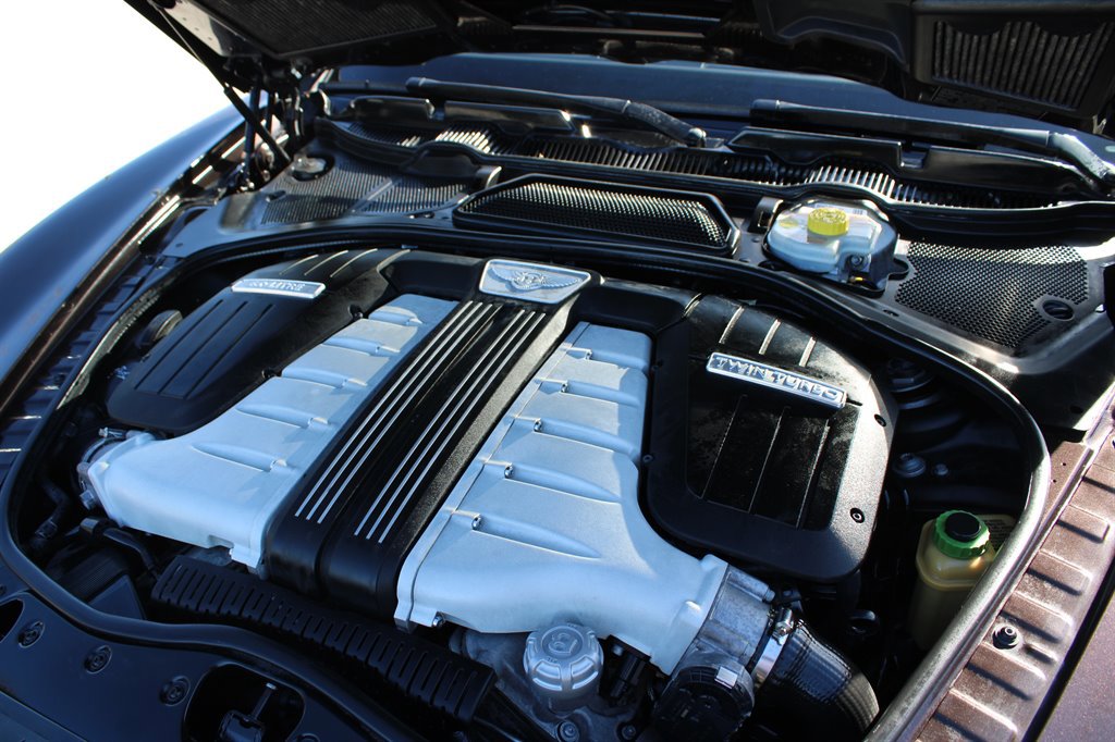 Used 2015 Bentley Flying Spur W12 image 43