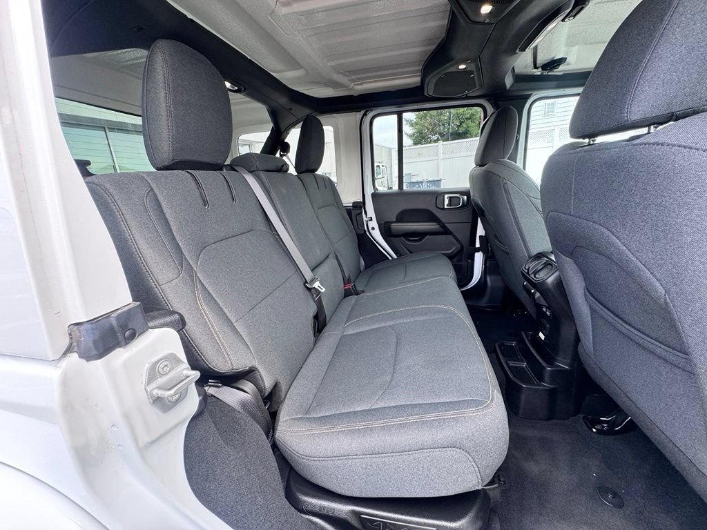 Certified 2025 Jeep Wrangler Unlimited Sahara AWD/4WD image 20