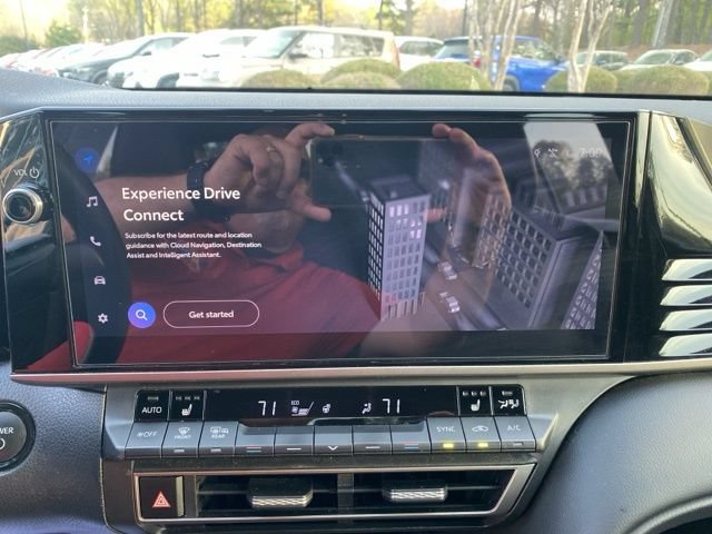 Used 2025 Toyota Camry XSE FWD image 13