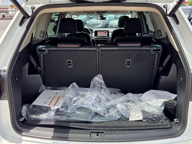 New 2026 Volkswagen Atlas Peak Edition AWD/4WD image 14