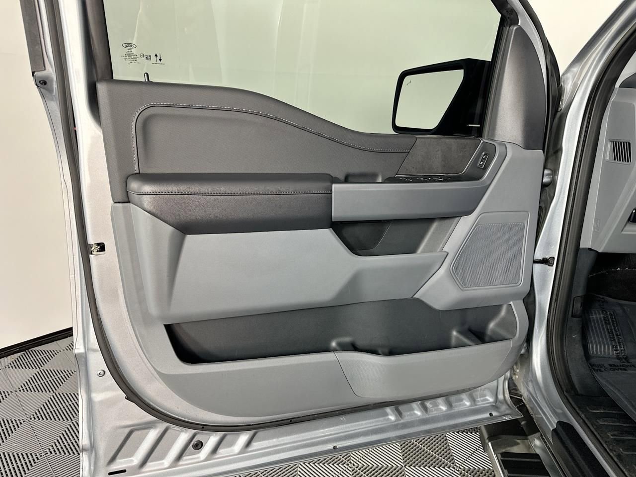 Used 2025 Ford F150 XLT w/ Equipment Group 301A Standard image 32