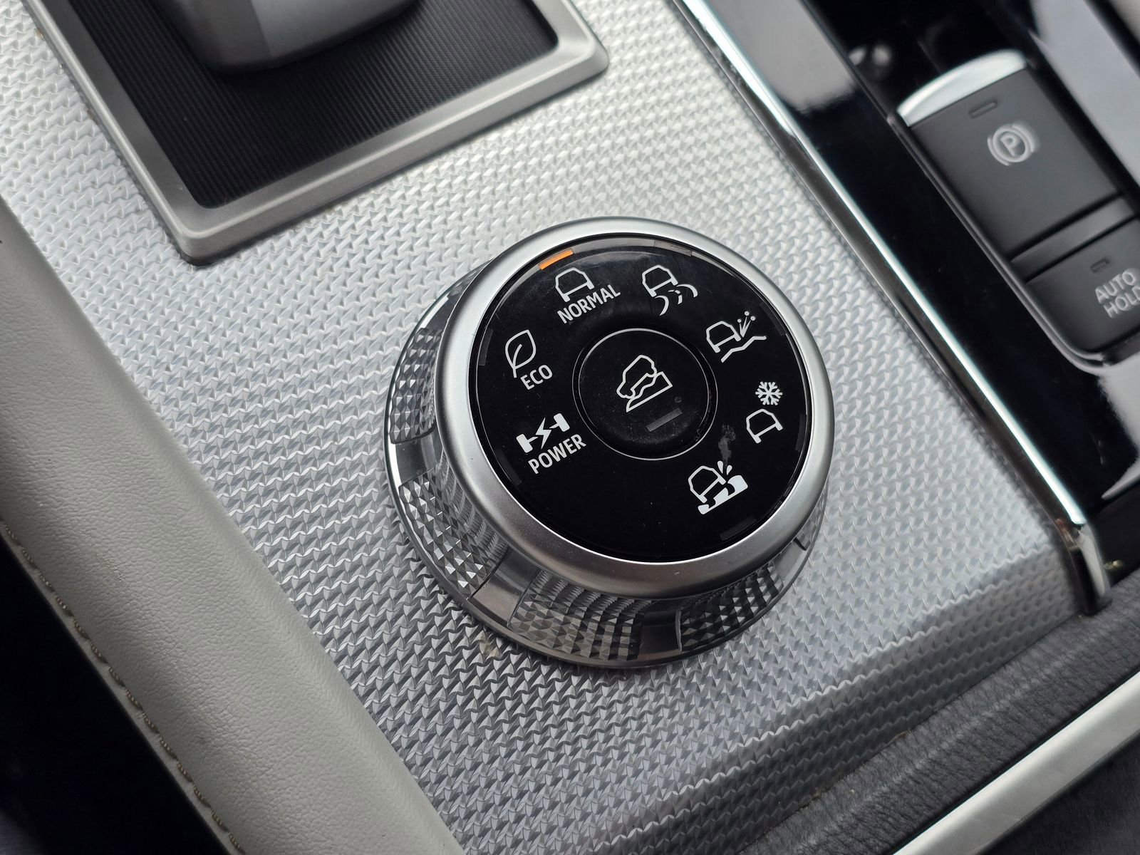 Used 2024 Mitsubishi Outlander SEL Black Edition image 35