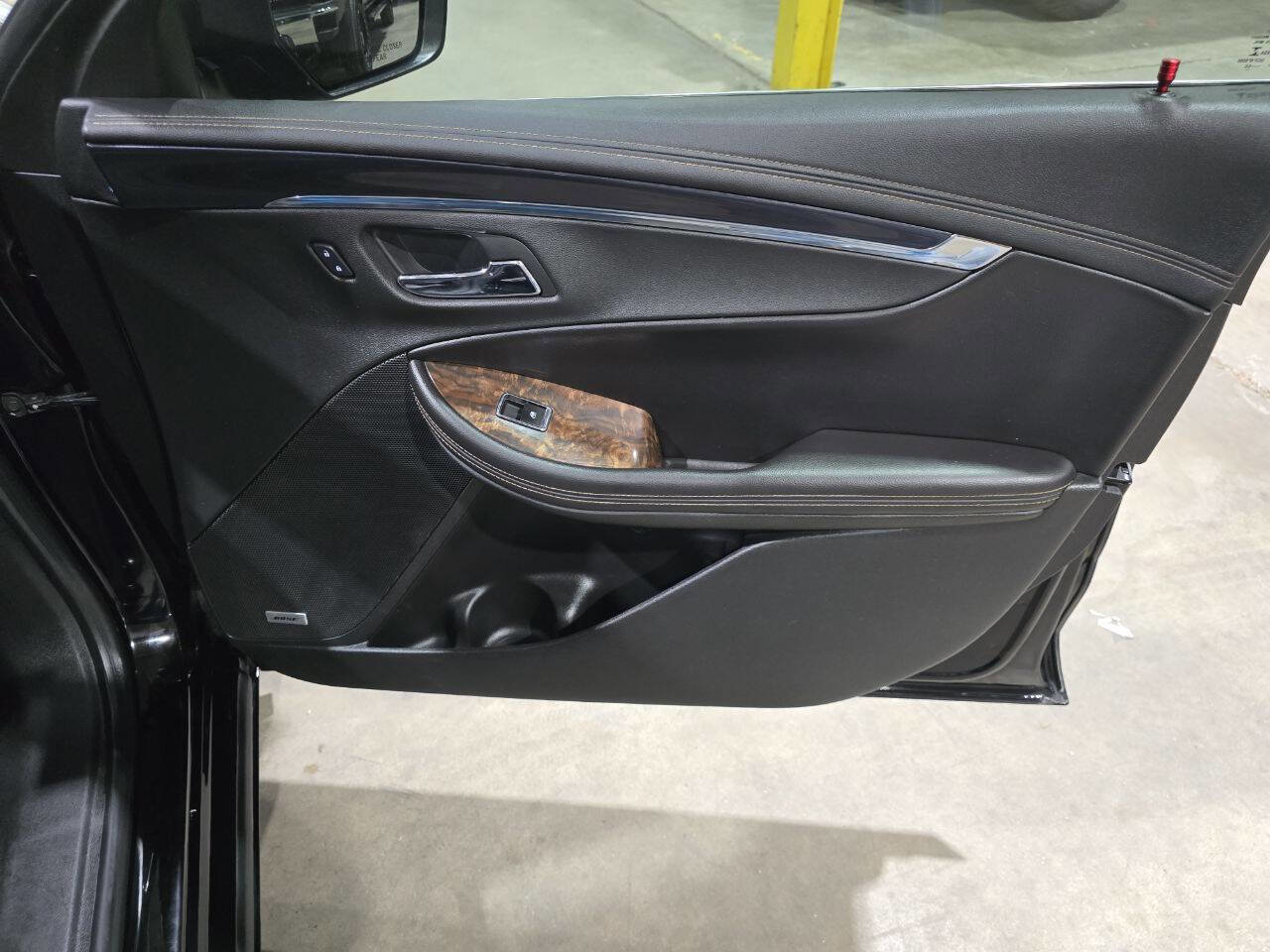 Used 2015 Chevrolet Impala LT image 32