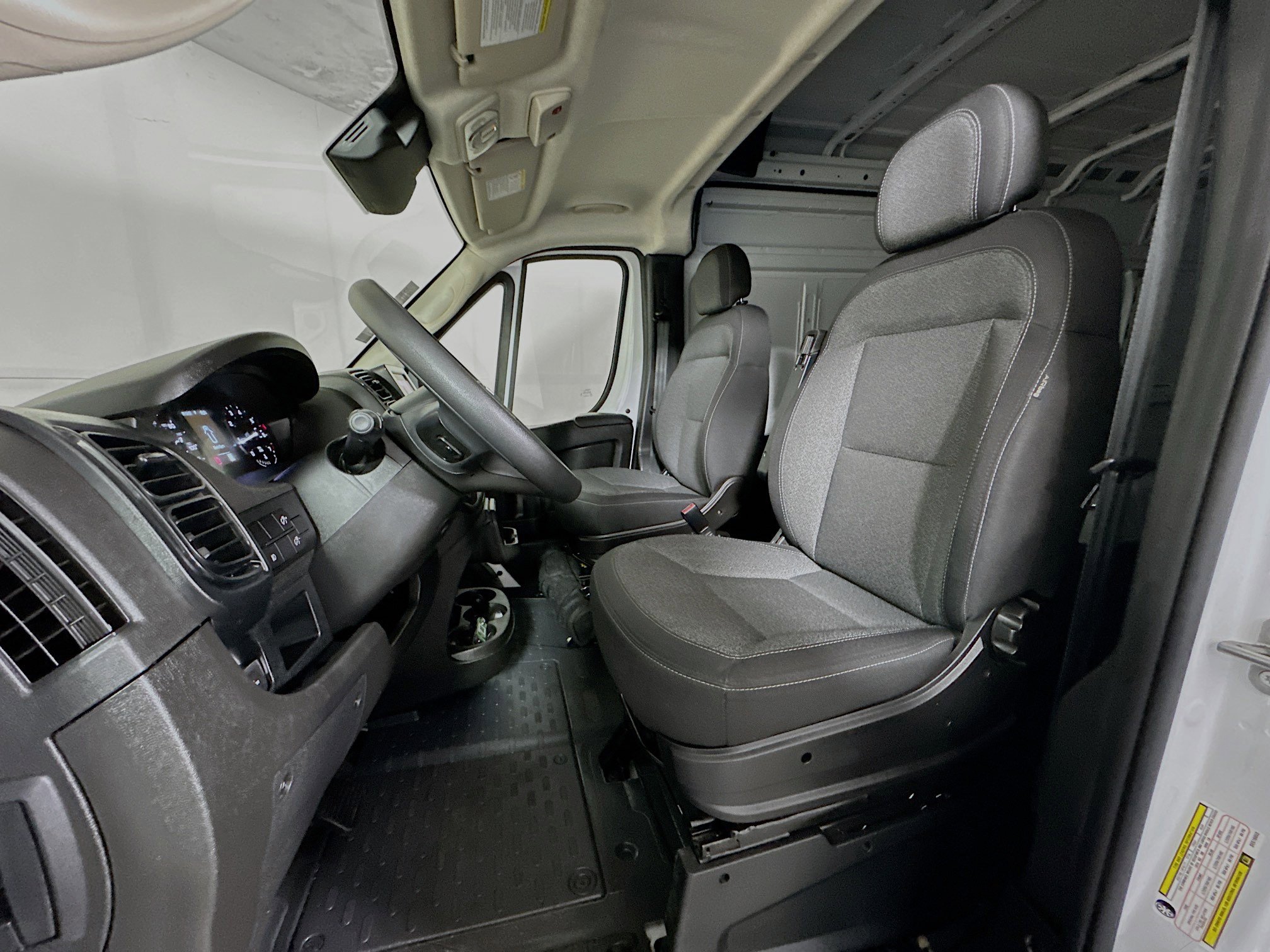 Used 2025 RAM ProMaster 2500 w/ Convenience Group image 12