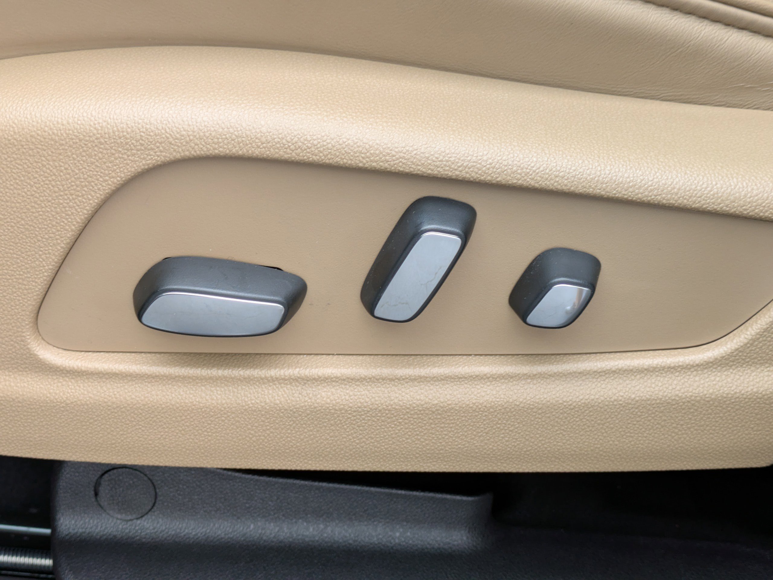 Certified 2025 Cadillac XT6 Premium Luxury w/ Platinum Package image 19