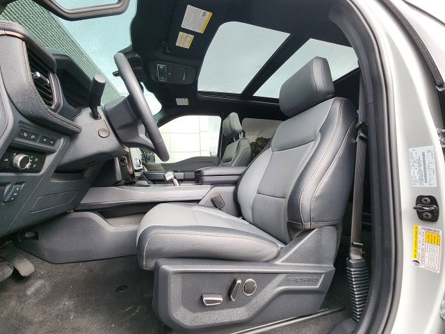 Used 2024 Ford F150 Lightning Lariat image 14