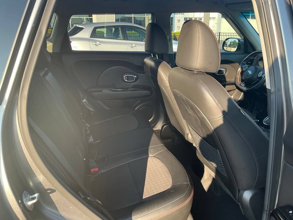 Used 2017 Kia Soul ! w/ Tech Package FWD image 32