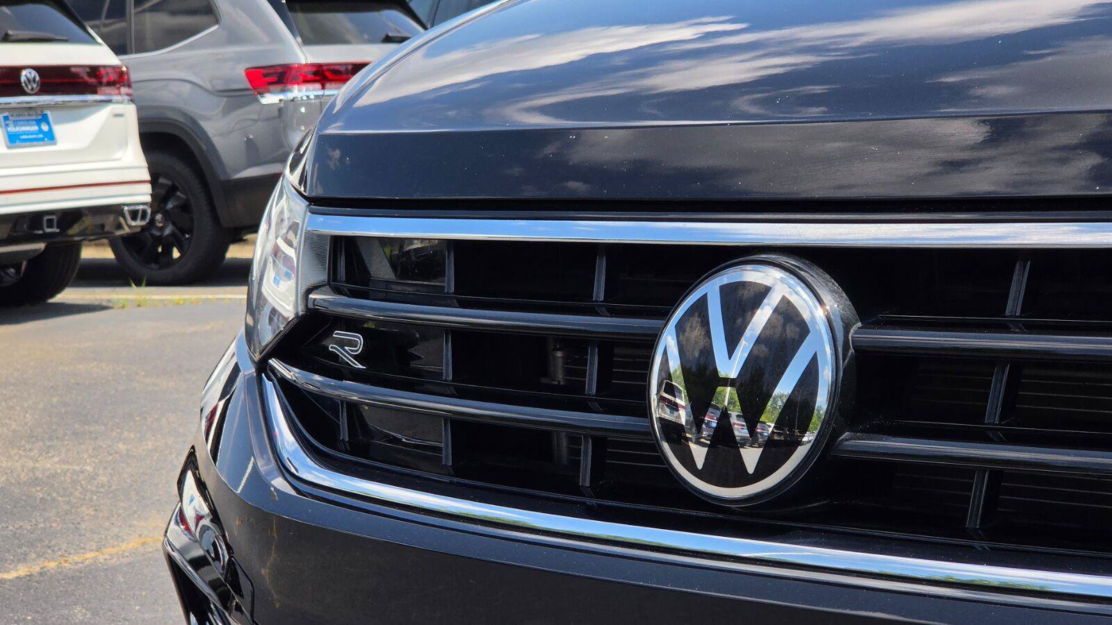 Used 2023 Volkswagen Tiguan SE R-Line FWD image 10