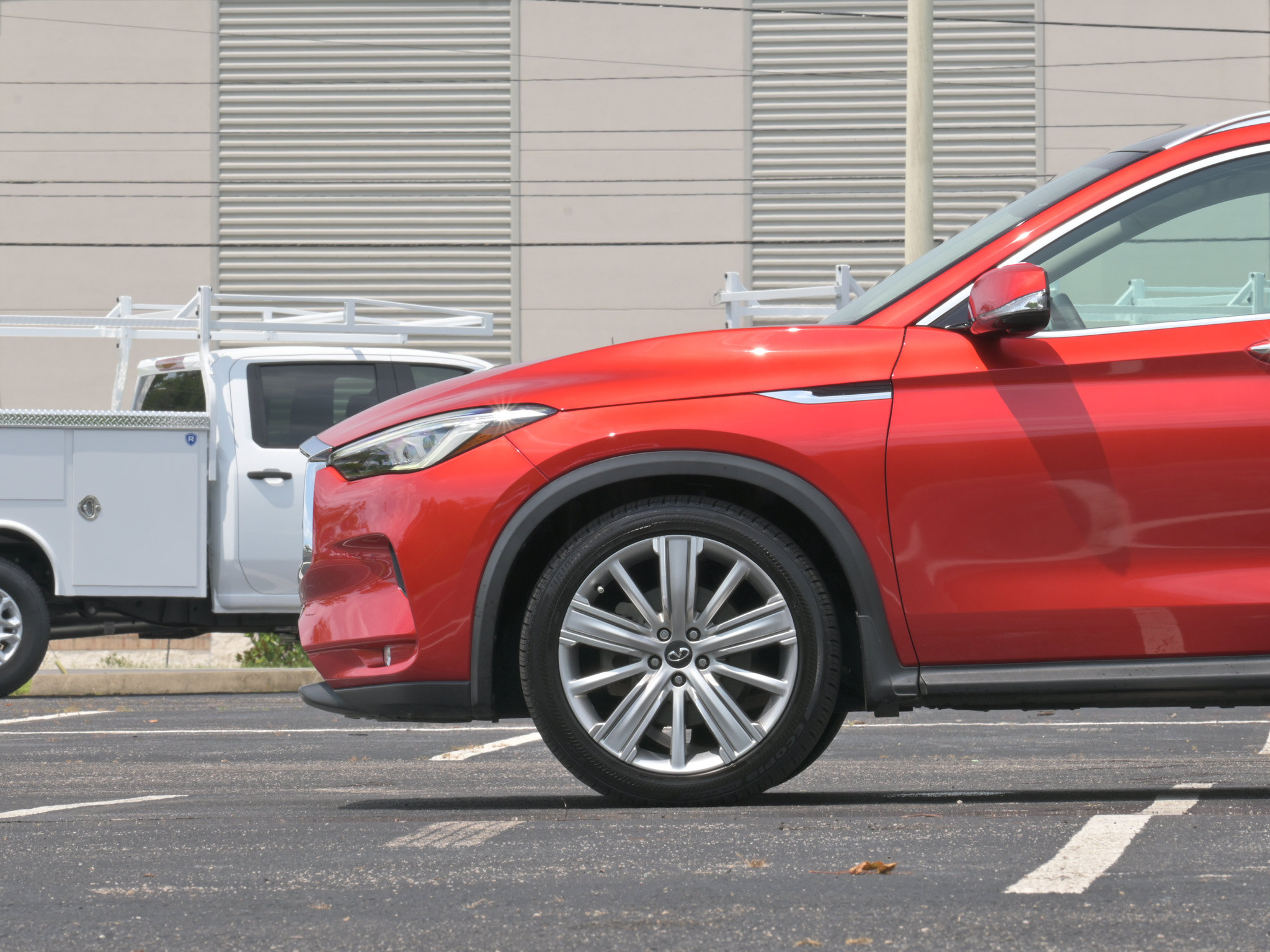 Used 2020 INFINITI QX50 Sensory w/ Proactive Package AWD/4WD image 3