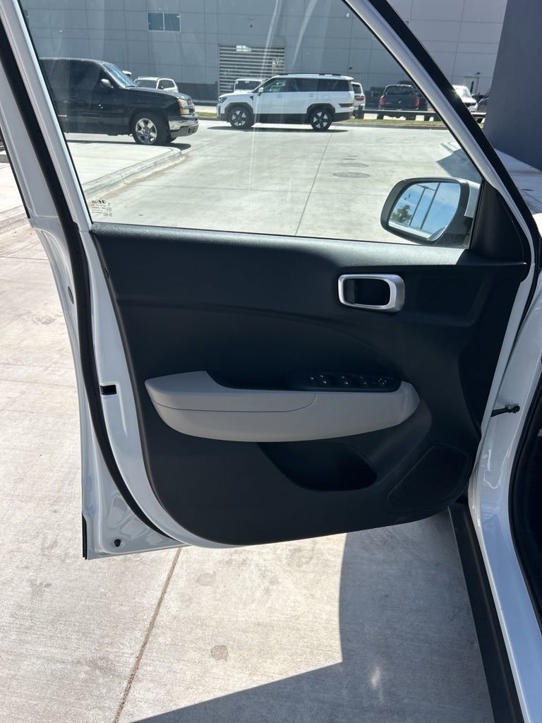 New 2026 Hyundai Venue SEL image 6