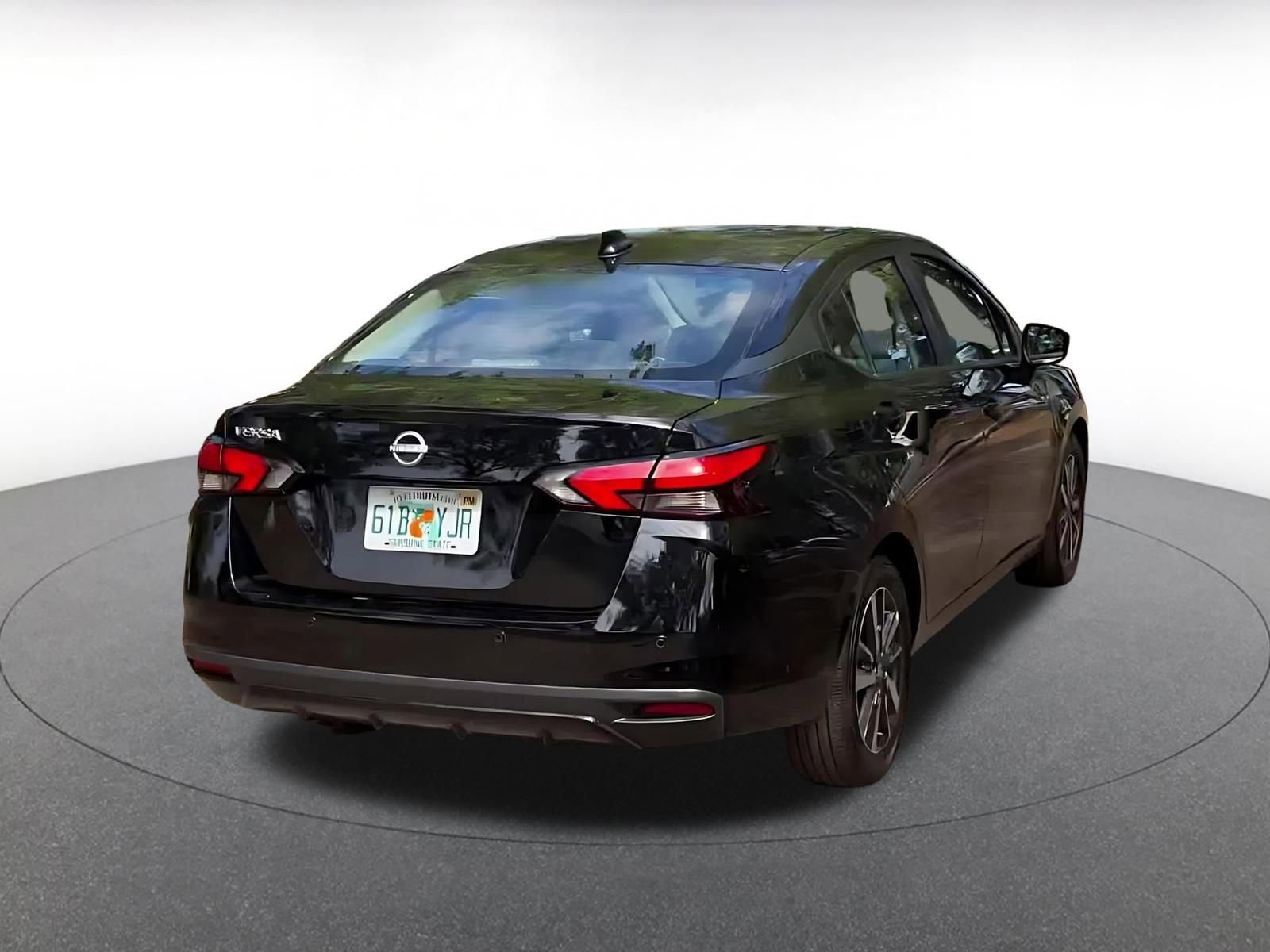 Used 2025 Nissan Versa SV FWD image 15