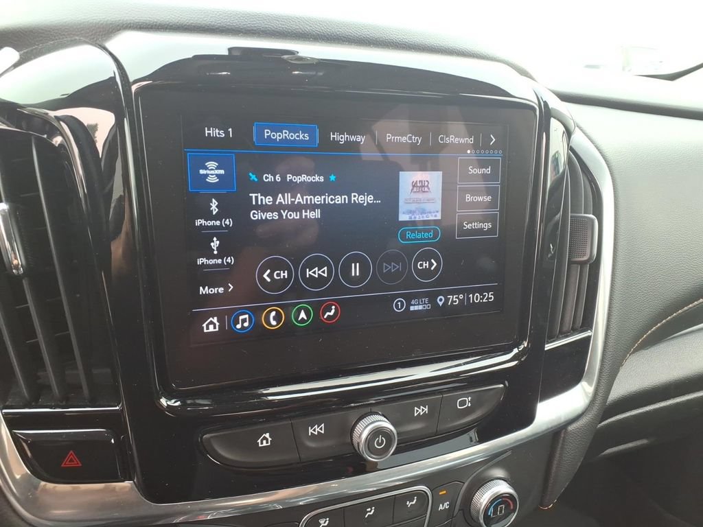 Used 2020 Chevrolet Traverse LT w/ LT Premium Package AWD/4WD image 19
