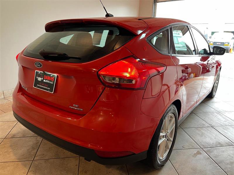 Used 2015 Ford Focus SE image 46