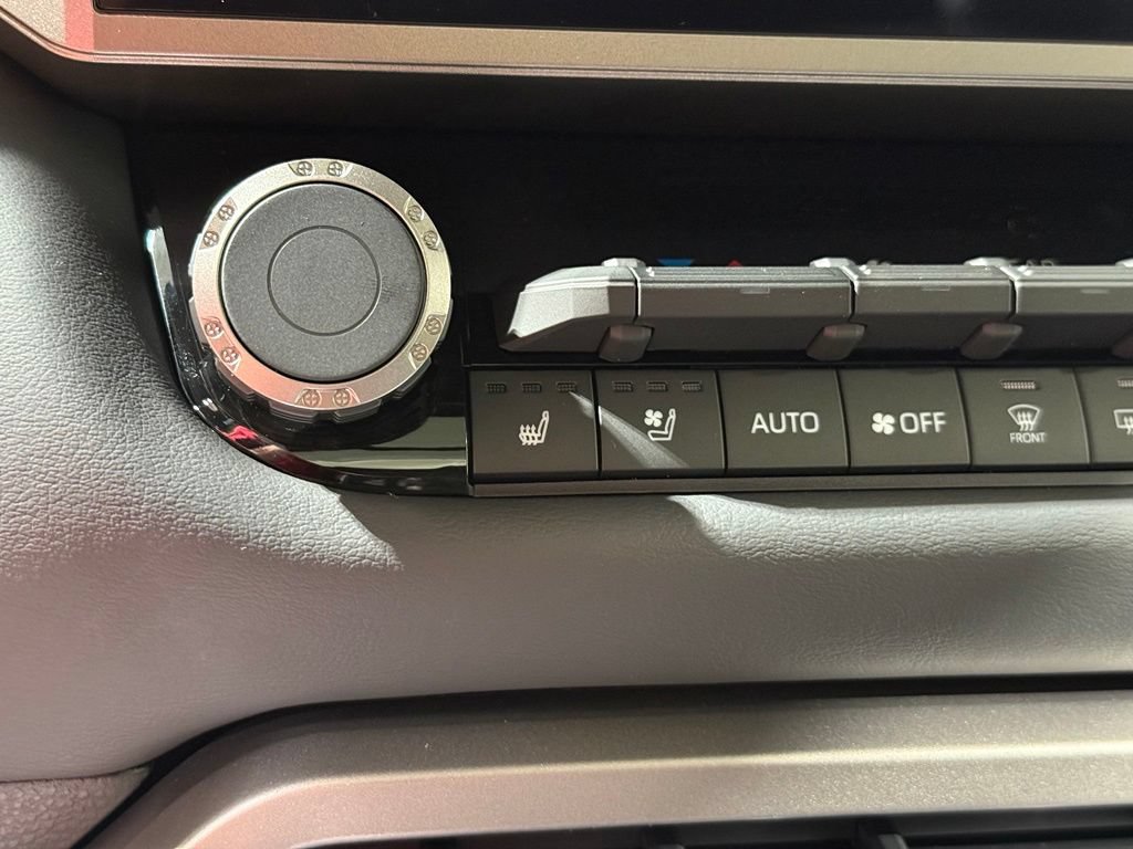 New 2026 Toyota Sequoia Platinum AWD/4WD image 31