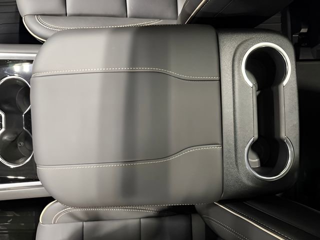 New 2026 Chevrolet Tahoe Premier w/ Sun And Tow Package AWD/4WD image 19