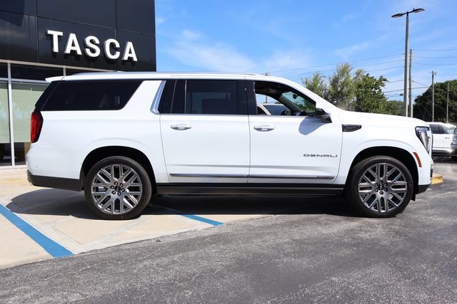 New 2026 GMC Yukon XL Denali Ultimate AWD/4WD image 9
