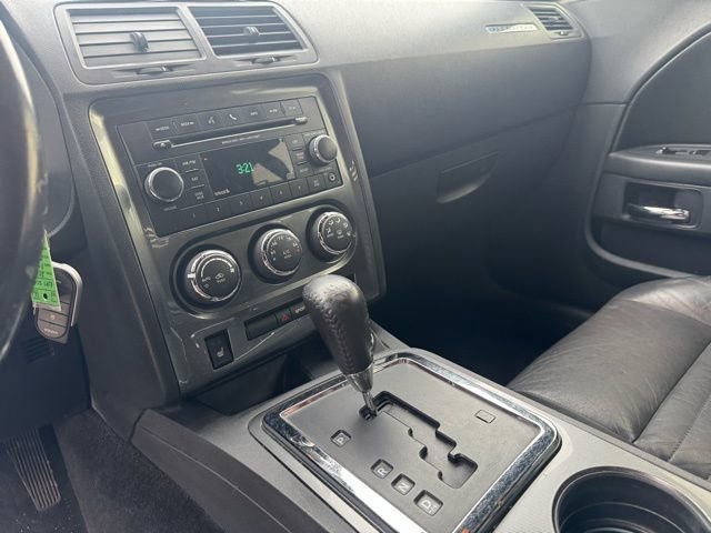 Used 2013 Dodge Challenger SXT image 15