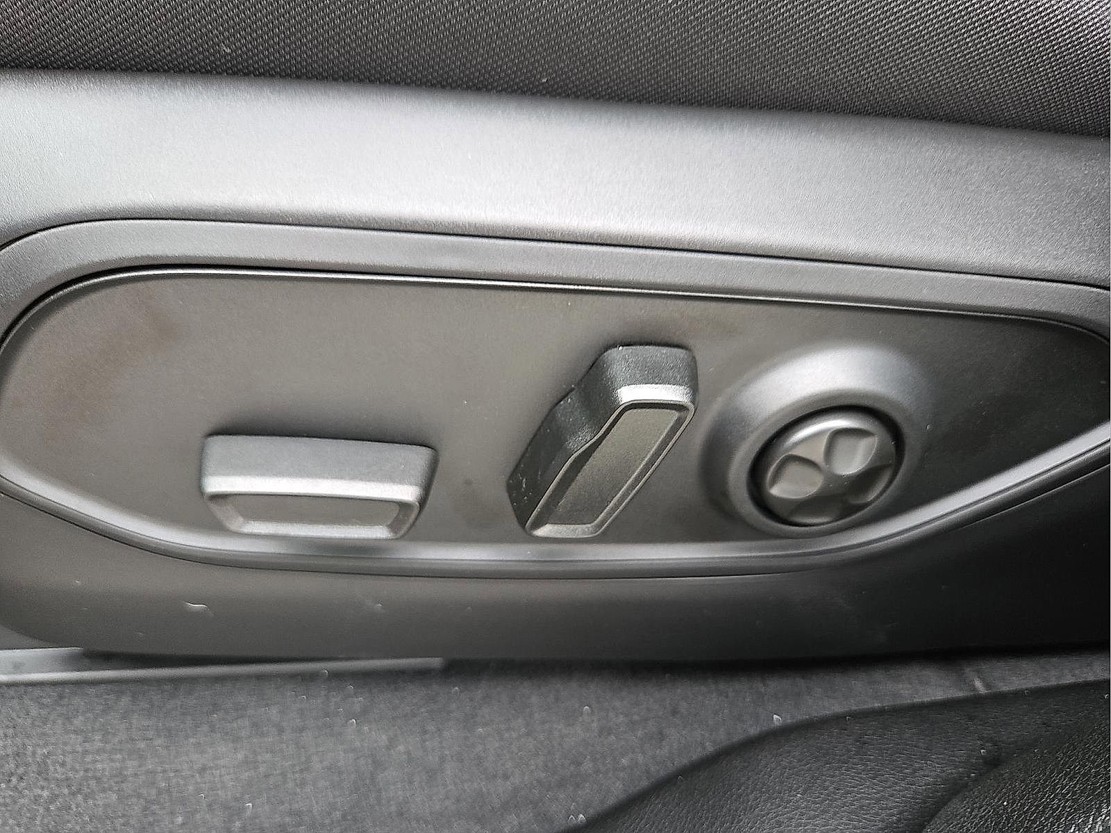 New 2025 Jeep Grand Cherokee L Laredo w/ Luxury Tech Group I image 16