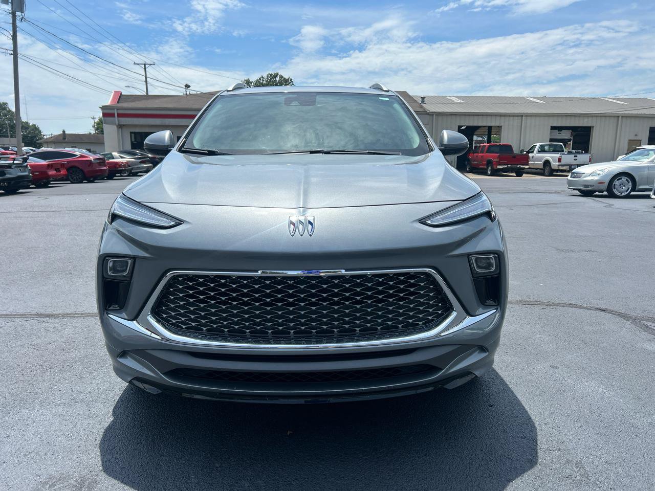 Used 2025 Buick Encore GX Avenir w/ Avenir Convenience Package FWD image 2