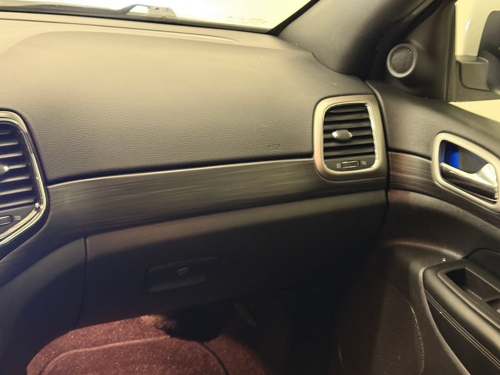 Used 2022 Jeep Grand Cherokee Laredo X RWD image 15