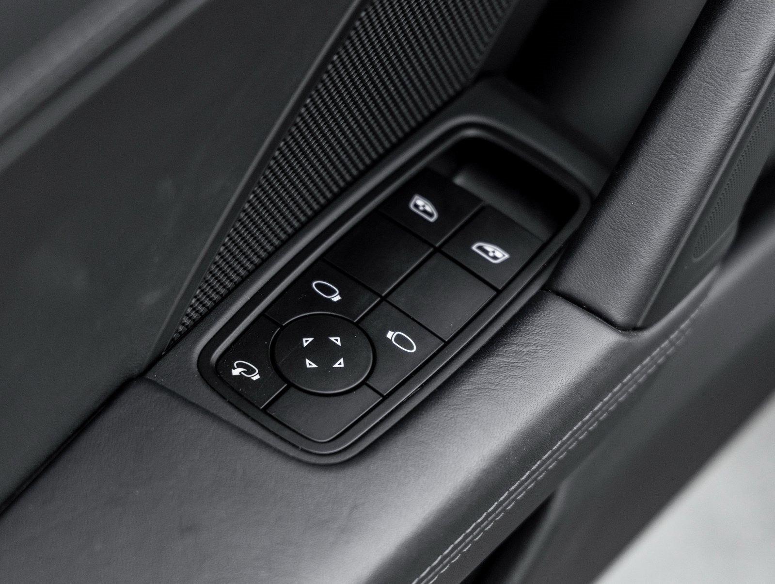 Used 2024 Porsche 911 Targa 4S w/ Premium Package image 20