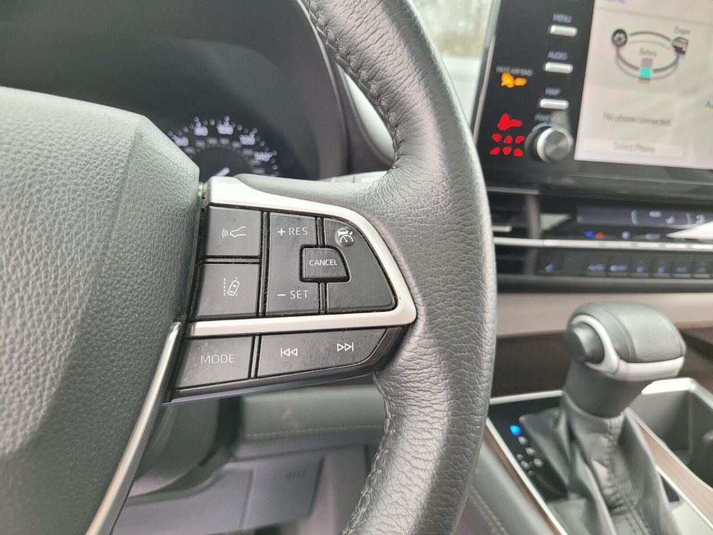 Used 2021 Toyota Sienna XLE FWD image 24