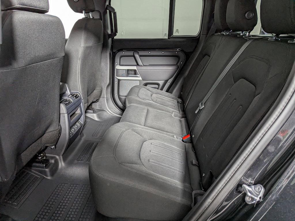 Used 2021 Land Rover Defender 110 image 44