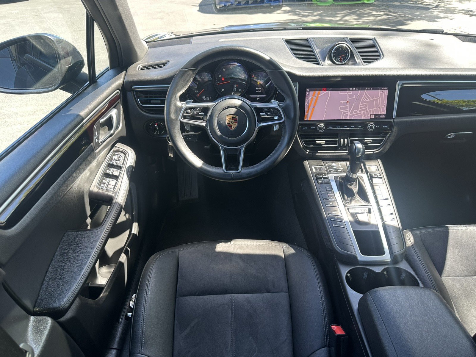 Used 2020 Porsche Macan AWD/4WD image 16