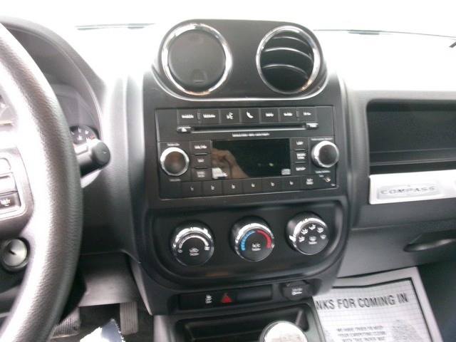Used 2016 Jeep Compass Sport w/ Power Value Group AWD/4WD image 8