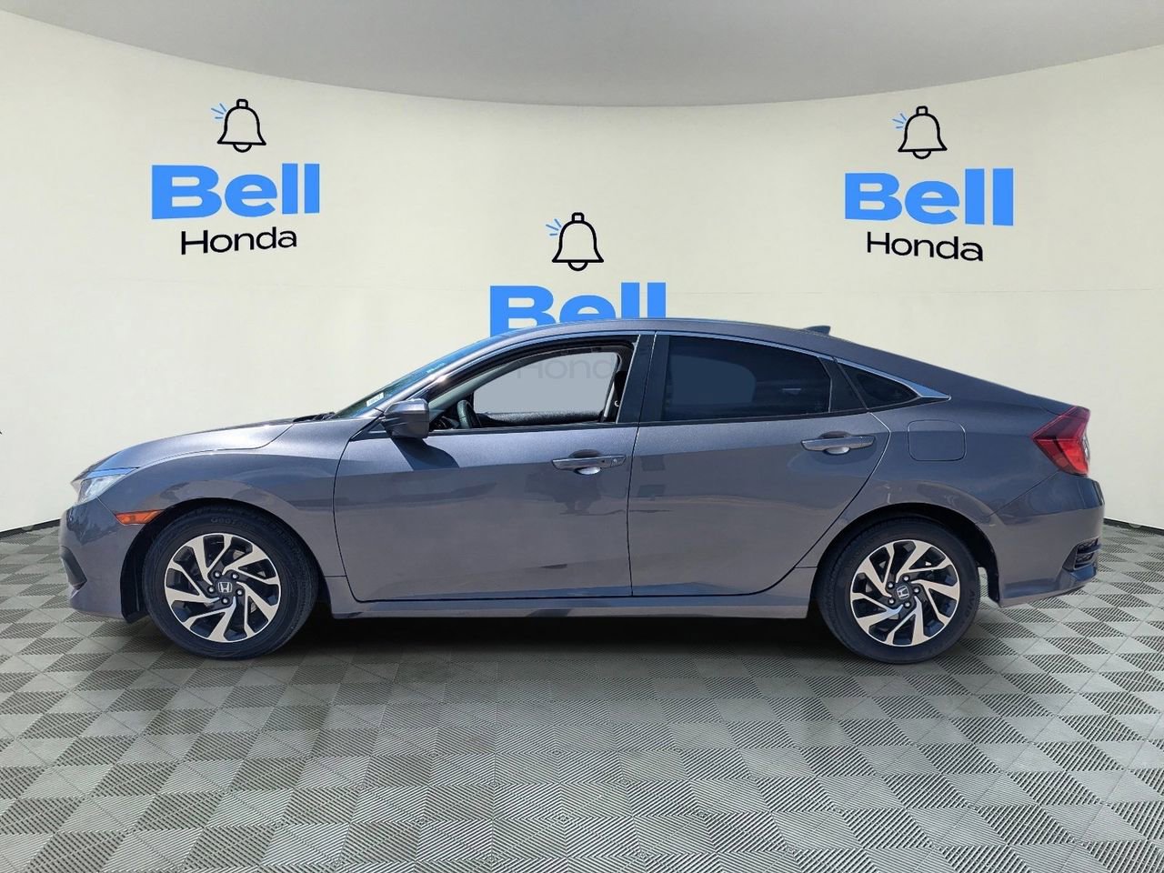 Used 2017 Honda Civic EX image 2