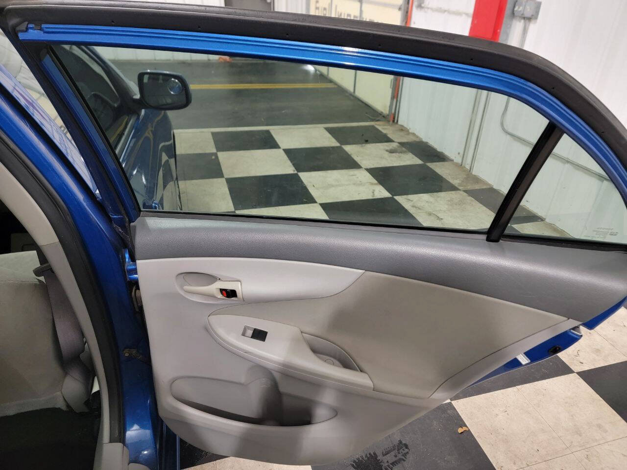 Used 2009 Toyota Corolla FWD image 15