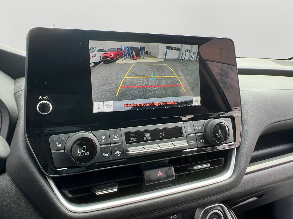 Used 2025 Toyota Grand Highlander AWD image 16