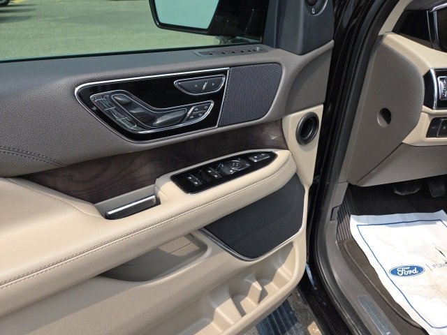 Used 2022 Lincoln Navigator L Reserve image 23