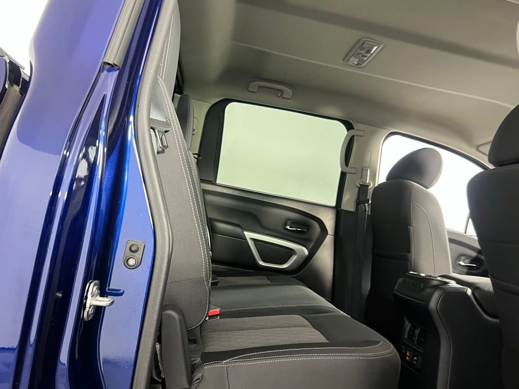 Used 2024 Nissan Titan SV w/ SV Convenience Package image 26