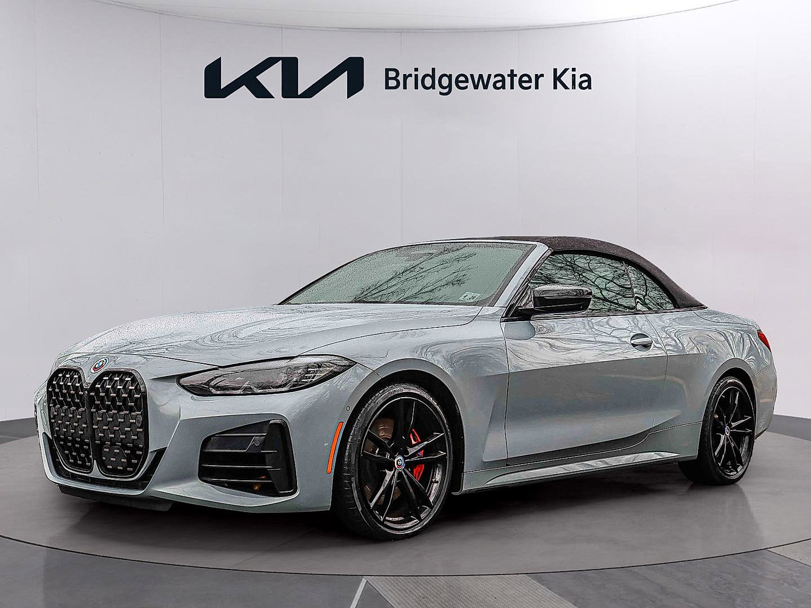 Used 2023 BMW 440i xDrive Convertible w/ Premium Package image 3