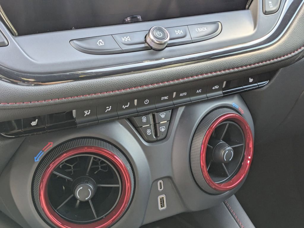 Used 2025 Chevrolet Blazer RS FWD image 21